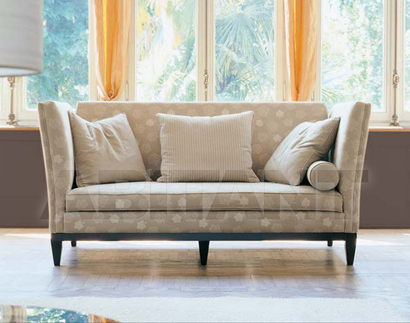Buy Sofa SAINT TROPEZ Carpani F.lli snc I Classici SAINT TROPEZ
